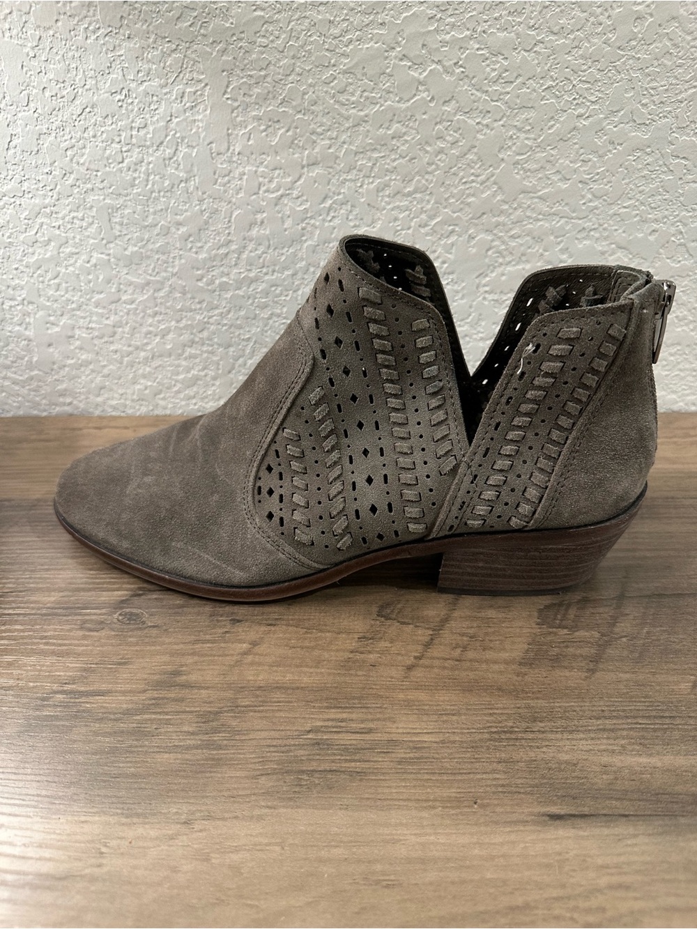 Vince Camuto Perforated Suede Ankle Booties Size 11 Taupe Gray Stacked Heel